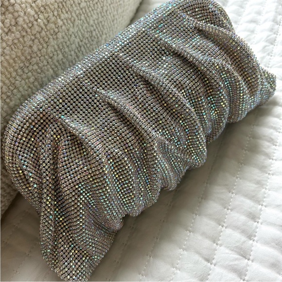 Clutch - Picture 1 of 3